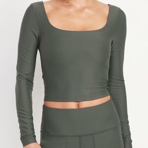 NWT ACTIVEWEAR Built in Bra CROP TOP M Green